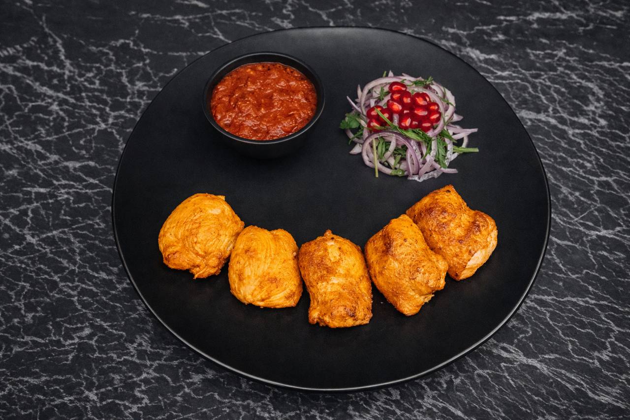 Шашлык из куриного филе - нежное куриное филе на углях 200г, 430₽