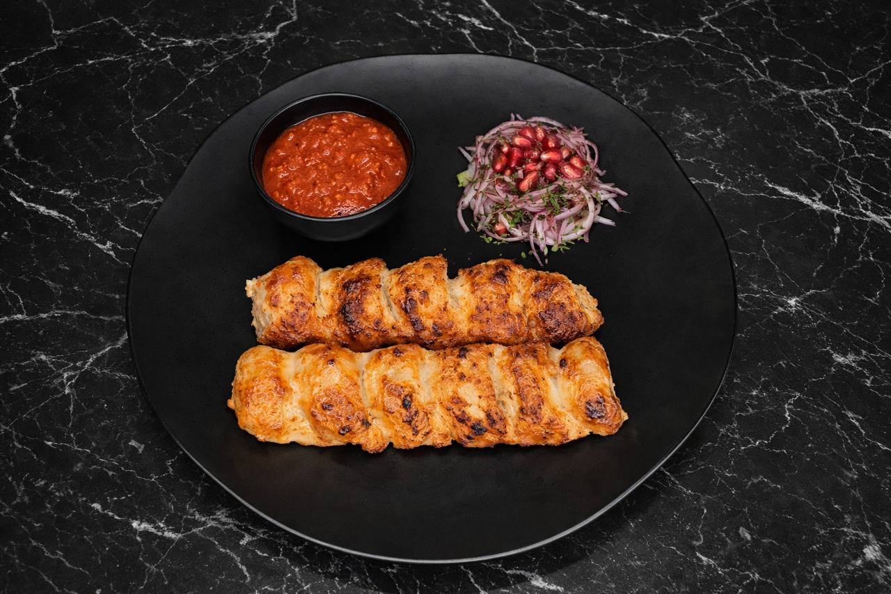 Куриный люля-кебаб - куриный фарш со специями 180г, 380₽